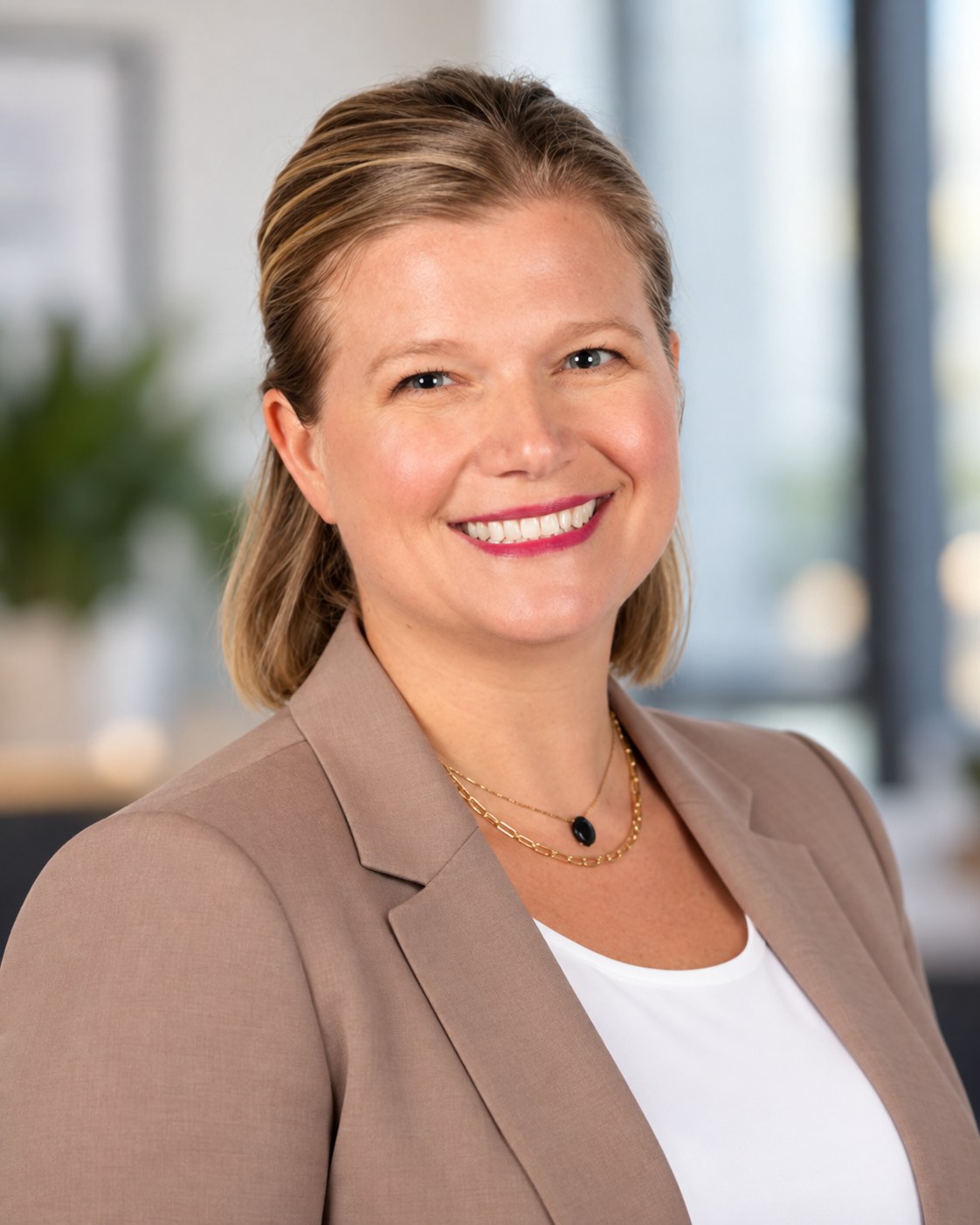 Alex Cox-Cuzzi, Founder of Zandra Group